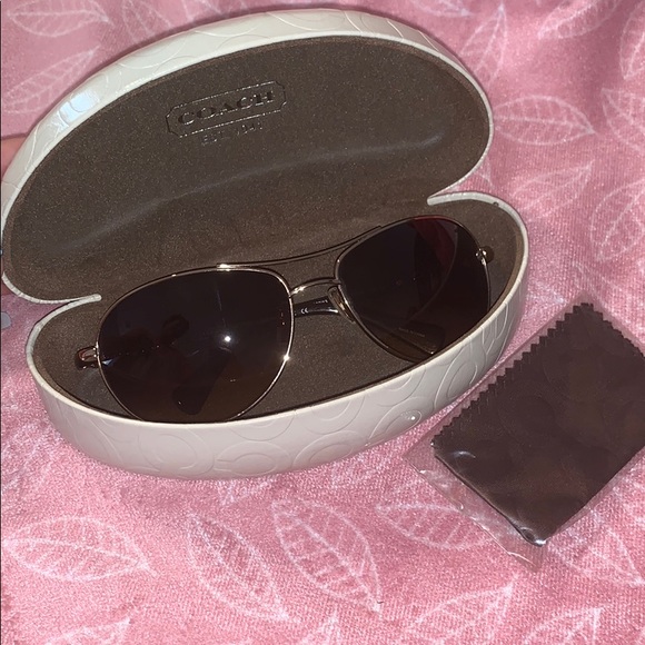 Coach Sunglasses - Picture 5 of 8